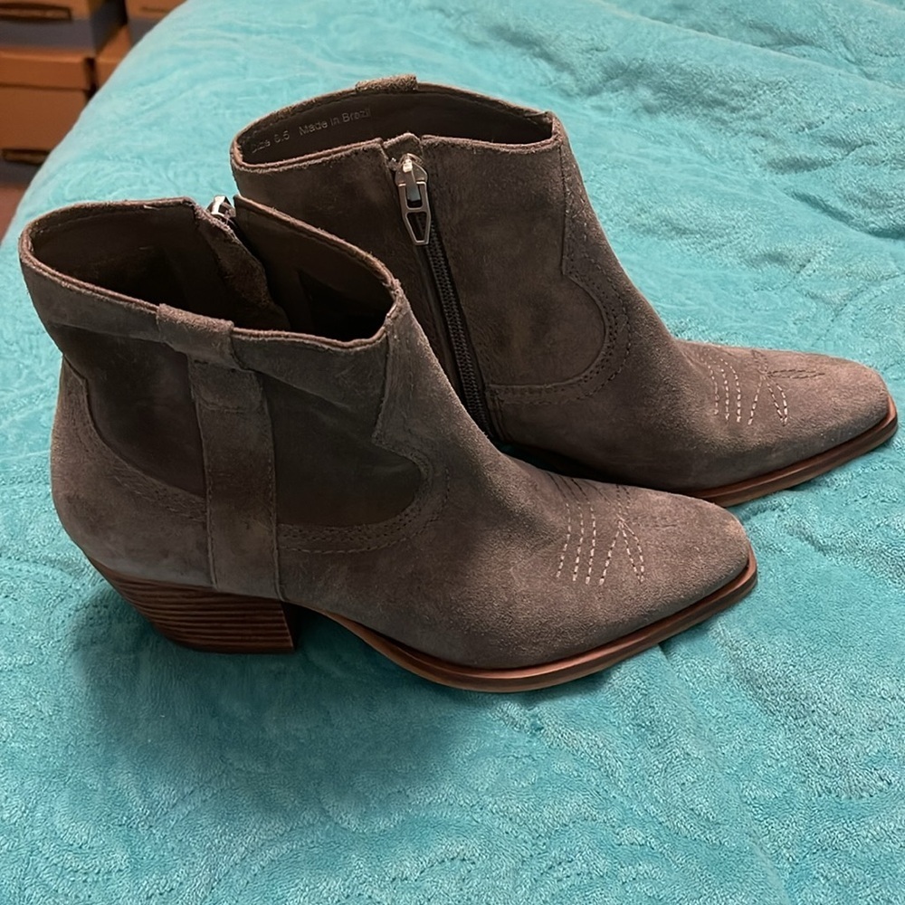 Dolce Vita pointed toes Silma Ankle Boot suede NWOT women’s sz 6.5 Brazil made
